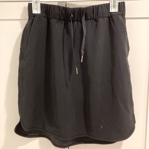 Lululemon on the fly skirt, size 6